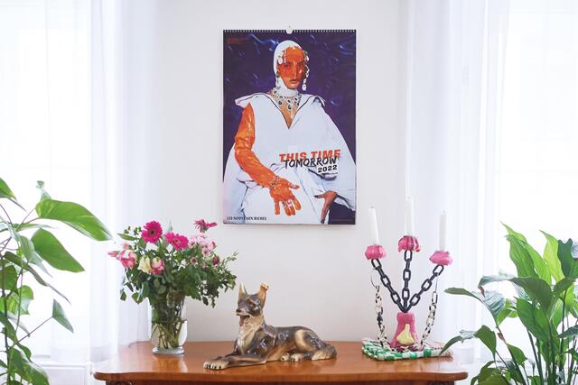 Beim Kalender "This Time Tomorrow" sind auf einem Format von 42 cm Breite und 61 cm Höhe zwölf nationale und internationale Künstler vereint.  | Foto: LNR