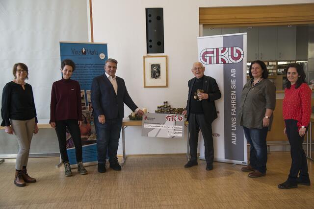 Die Vertreterinnen der VinziMärkte Voitsberg und Deutschlandsberg mit Wolfgang Pucher und Franz Weintögl | Foto: GKB