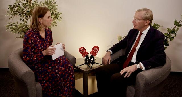 Landeshauptmann Wilfried Haslauer im Gespräch zum Jahreswechsel mit Julia Hettegger, Chefredakteurin der RegionalMedien Salzburg.
