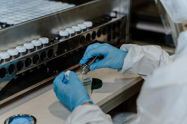 Pooling-Analyse/PCR-Testungen für den Schulbetrieb. | Foto: Novogenia/Lisa Jungmann