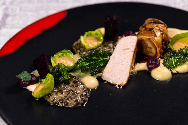 Patron Michael A. Müller vom Restaurant Kliemstein verrät uns sein Rezept für "Zweierlei vom Kalb". | Foto: Ludwig Pullirsch