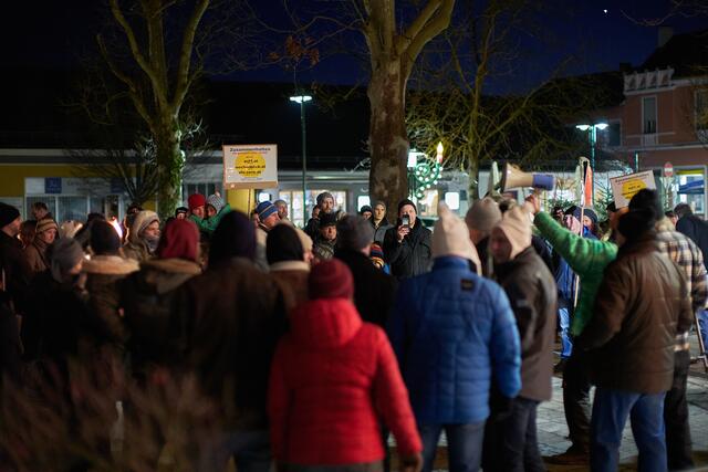 Die Teilnehmer wandten sich in erster Linie gegen die angekündigte Coronavirus-Impfpflicht. | Foto: jdf-events.at