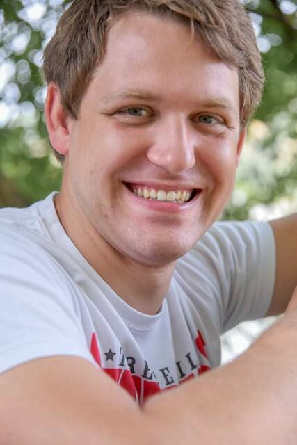 All die Weihnachtsgeschenke kaufe ich bereits rechtzeitig vor der Adventszeit. Mathias Doppler, Meidling