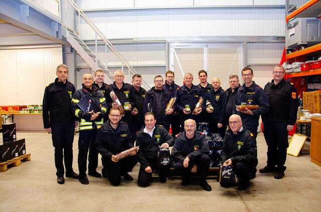 Georg Schröder, Max Ovecka, Roland Schaberger, Karl Lechner, Gerald Gaupmann, Gerhard Engl, Michael Kalteis, Andreas Veitinger, David Rausch, Andreas Moser, Karl Engl, Wolfgang Schuhmeister, Romano Casoria, Mateusz Fryn, Andreas Ganaus, Gerhard Stangl und Walter Bugl  | Foto: BFKDO St. Pölten