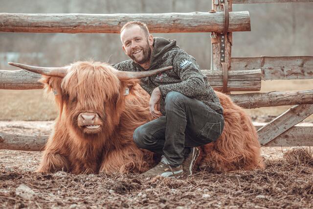 Lucky und sein glücklicher Besitzer Mario. | Foto: Rauch