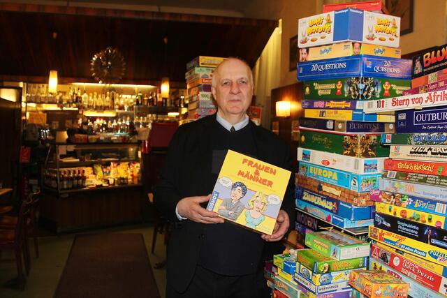 Im Café Sperlhof bot Heinz Sommer seit 1986 zur Melange rund 1.200 Brettspiele. Darunter viele, die längst nicht mehr produziert werden. | Foto: Ulrike Kozeschnik-Schlick