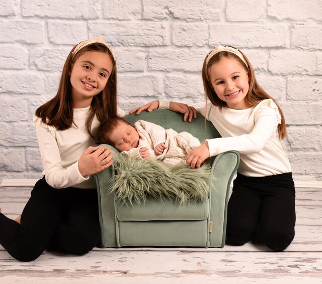 Aurelio Lorenzo
Geburt: 18. November
52 cm, 3.015 g
Cornelia Damittner und Andreas Mörth aus Straß (Geschwister: Annika Elenora und Alina) | Foto: Monika Narrath Photography