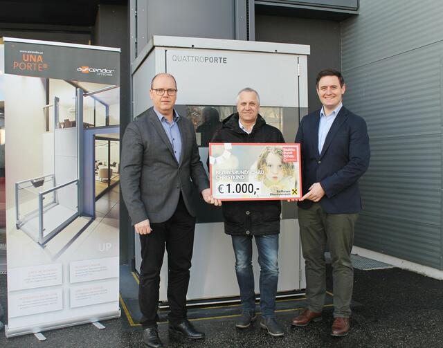 Ascendor-Geschäftsführer Erwin Roither, BezirksRundSchau-Geschäftsstellenleiter Wolfgang Forstner und Biohort-Geschäftsführer Maximilian Priglinger (v.l.). | Foto: Foto: Schütz