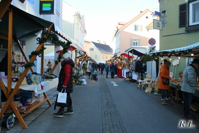 Von 9 bis 18 Uhr gab es in Köflach ein Kulinarik-Dorf mit Weihnachtsbäckereien und anderen Köstlichkeiten, Handwerksstände und viele Geschenksideen. | Foto: Lederer