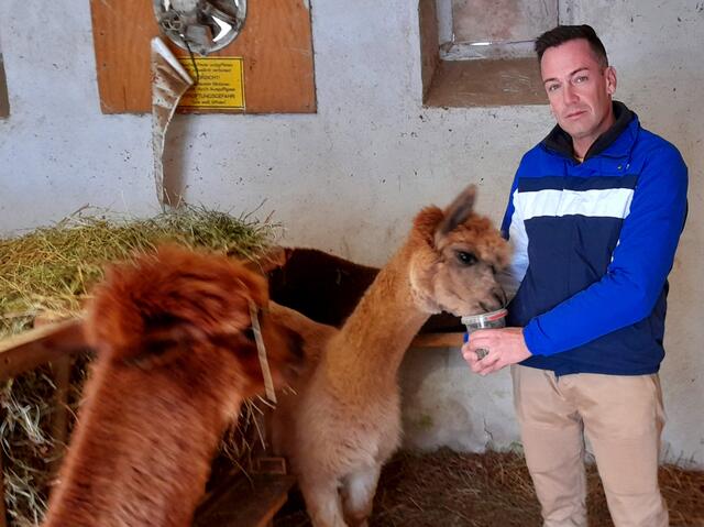 Naturschützer Gerhard Kornschober aus Bad Waltersdorf ist das Wohl der Tiere - auch in der Silvesternacht - ein großes Anliegen. | Foto: Claudia Hofbauer