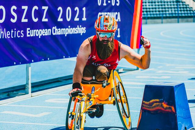 Der zweifache Paralympic-Sieger Thomas Geierspichler hat bei den Para-Leichtathletik Europameisterschaften in Bydgoszcz (Polen) zwei Goldmedaillen gewonnen. Beim 1.500er-Rennen siegte der Rennrollstuhlfahrer aus Anif überlegen. | Foto: Petra Dissertori