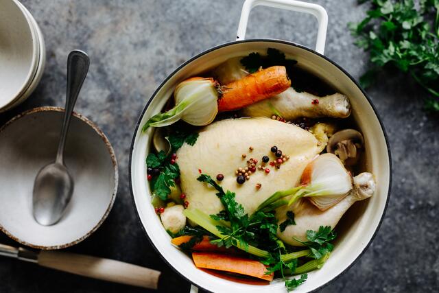 Tut-gut-Hühnersuppe nach Didi Maier.