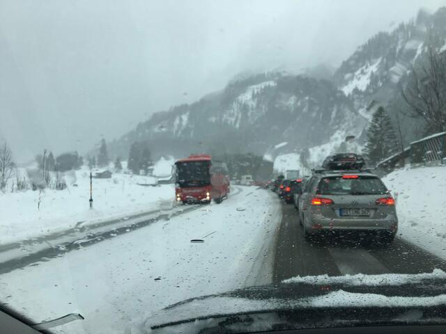 In den Ferien selbst wird der Zustrom zu den Skigebieten durch Tagesausflügler und Skiurlauber zeitweise lebhaft sein.