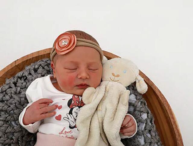 Marie
Geburt: 29. September
50 cm, 2.970 g
Silvia und Gerhard Schmitt aus St. Martin im Sulmtal | Foto: Baby Smile