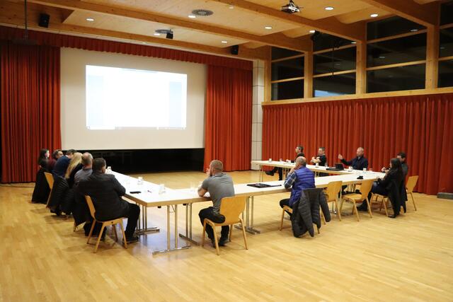 Ausgeglichener Voranschlag: Der Schöwieser Gemeinderat beschloss das Budget 2022 einstimmig.  | Foto: Othmar Kolp