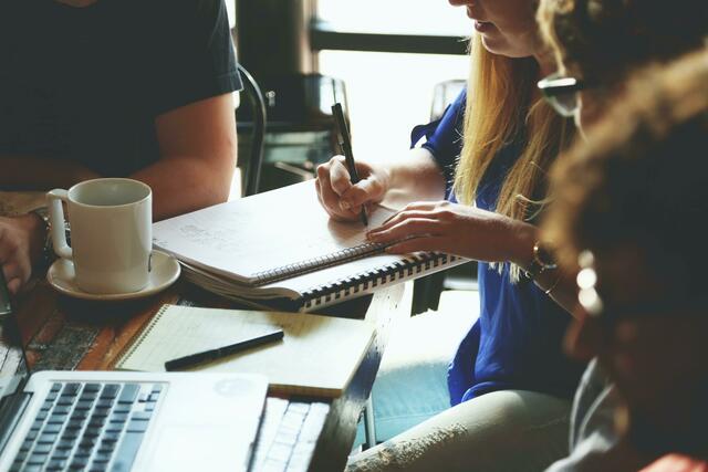 Der nächste AST Beratungstag in der BiB findet am 1. Februar 2022 statt. | Foto: pexels/Startup Stock Photos