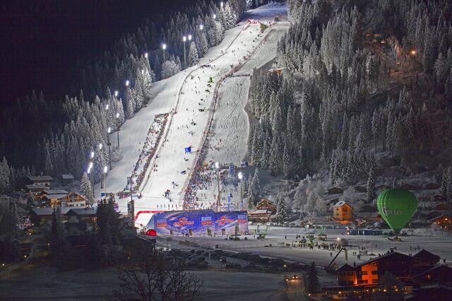 Der Skiweltcup-Damen-Nachtslalom in Flachau zählt zu den Highlights im Weltcup-Kalender. Diese Saison geht es unmittelbar danach weiter zu den Speedrennen nach Zauchensee.  | Foto: Christa Kramer