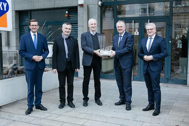Wirtschaftslandesrat Markus Achleitner, WKO-Leiter Thomas Denk, WKO-Obmann Klaus Schobesberger, Karl Weidlinger (Vorstandsvorsitzender Swietelsky), Bürgermeister Klaus Luger. (v. l.). | Foto: Cityfoto