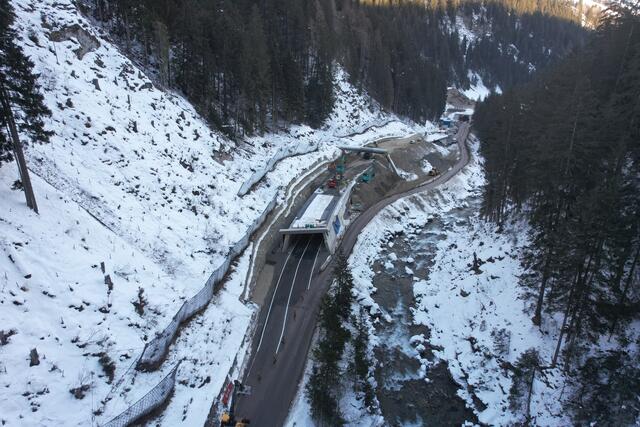 Die neue Mellitzgrabengalerie im Vordergrund und hinten die neue Moosergrabengalerie. | Foto: Land Tirol