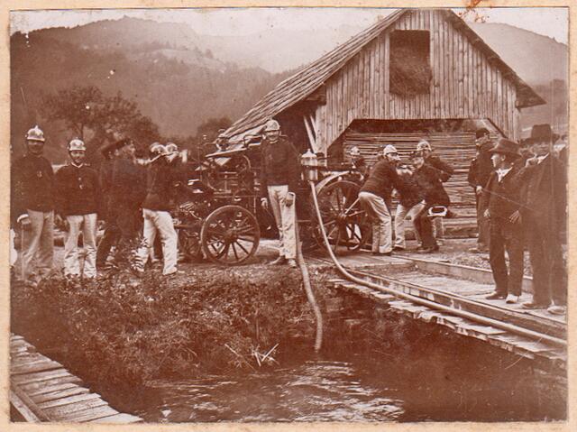 Feuerwehrübung im Ortszentrum Lehenrotte um die 1920-22 | Foto: Archiv FF Lehenrotte