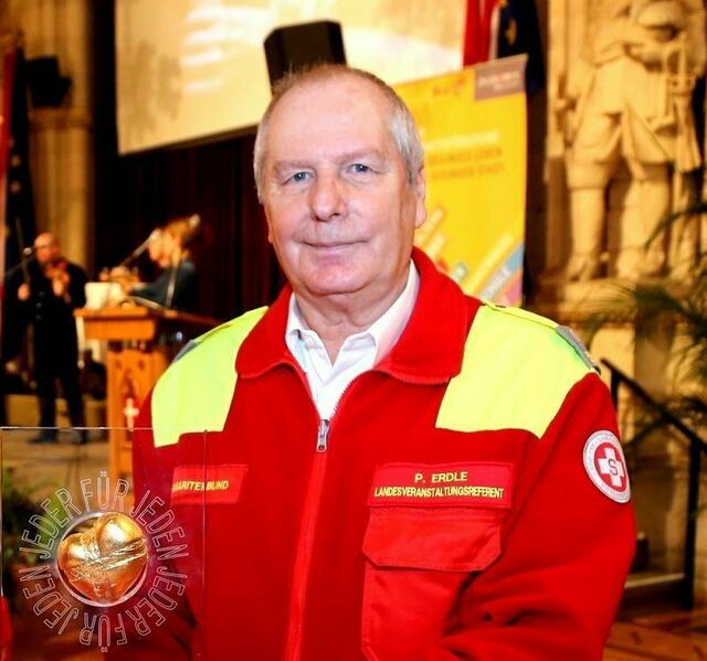 Ausgezeichnet: Peter Erdle erhielt den Preis der Menschlichkeit. | Foto: Hochmuth