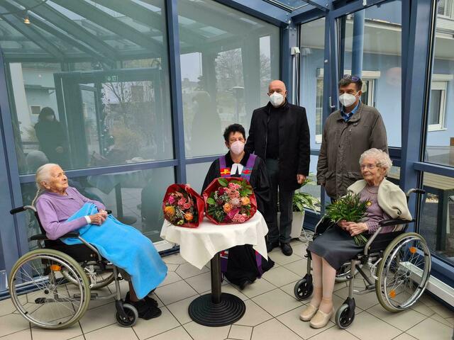Juliana Szabo, Pfarrerin Mag. Sieglinde Pfänder, Bürgermeister 2. LT-Präs. Georg Rosner, Kurator Dir. Mag. Herwig Wallner und die Jubilarin Ilse Pieber (v.l.)  | Foto: Stadtgemeinde Oberwart 