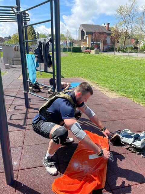 Kraftpaket: Stefan Kniely aus Fehring bei seinem Training für den Weltrekordversuch am 7. Mai 2022 in Fürstenfeld. | Foto: Stefan Kniely