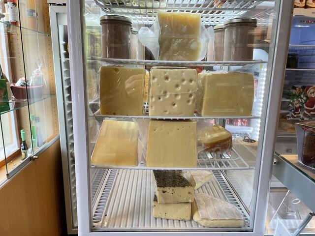 Elf verschiedene Käse-Sorten aus Österreich hat der "GreissLaa".