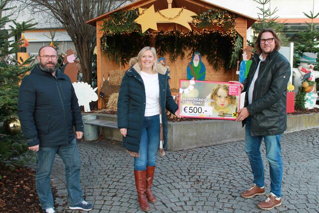 Vizebürgermeister Karl Rainer mit Stadtchefin Sabine Naderer-jelinek und Juha Baloun. | Foto: Foto: BRS