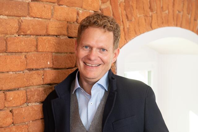 Immobilienexperte Roman Sonnberger vom gleichnamigen Unternehmen weiß über die aktuell günstige Verkaufslage bescheid. | Foto: Sonnberger