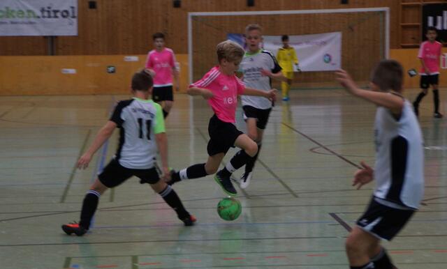 Nachwuchskicker im Mittelpunkt, Generali int. Nachwuchscup in der Sporthalle Hötting West. | Foto: Union