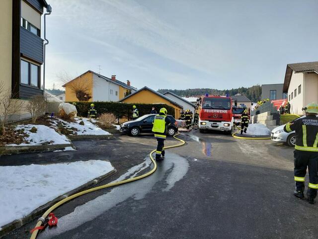 Die Feuerwehren mussten auch schweren Atemschutz einsetzen.