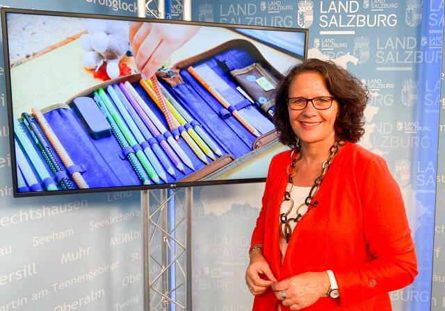 Landesrätin Daniela Gutschi sagt : "Die Schulleiter brauchen die Unterstützung und der jahrzehntelange Zwist hilft niemandem." | Foto: Land Salzburg/Melanie Hutter