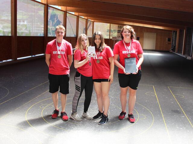 LM U-19 alg. Bronze Melanie mit Team