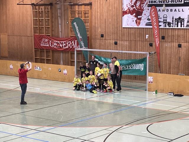 Siegerfoto: die SPG Westliches Mittelgebirge gewinnt den U11-Bewerb | Foto: Union