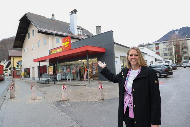 Das Wohnbau Projekt Überbauung Penny Markt in Salzburg Gnigl; im Bild Landesrätin Andrea Klambauer.
