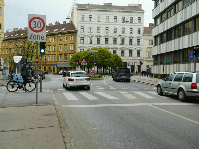15 Menschen sind im Jahr 2021 in Wien bei Verkehrsunfällen ums Leben gekommen. Sechs Todesopfer waren Fußgängerinnen und Fußgänger. | Foto: Maximilian Spitzauer