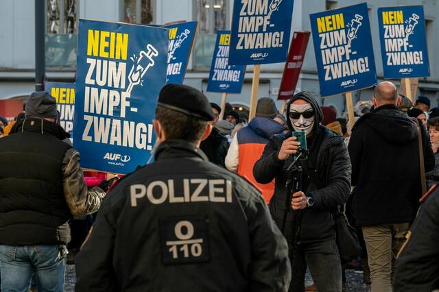 Der Staatsschutz ermittelt nach Coronaleugner-Gelage mit Gottfried Küssel. | Foto: fotokerschi.at