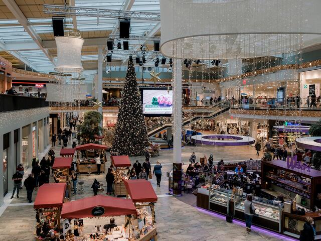 Die Bilanz der Weihnachtseinkäufe 2021 in der Weberzeile ist trotz Lockdown positiv. | Foto: Wolfgang Grilz