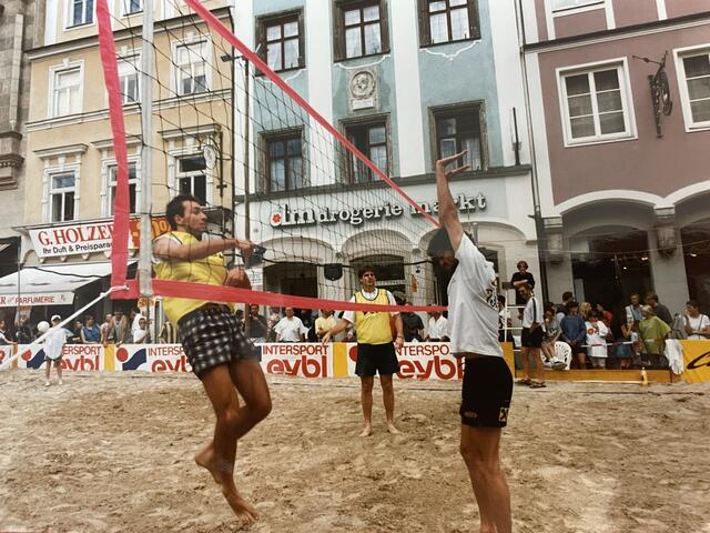 So sah die Steyrer Beachvolleyballshow in den 1998ern aus. | Foto: privat/VBC