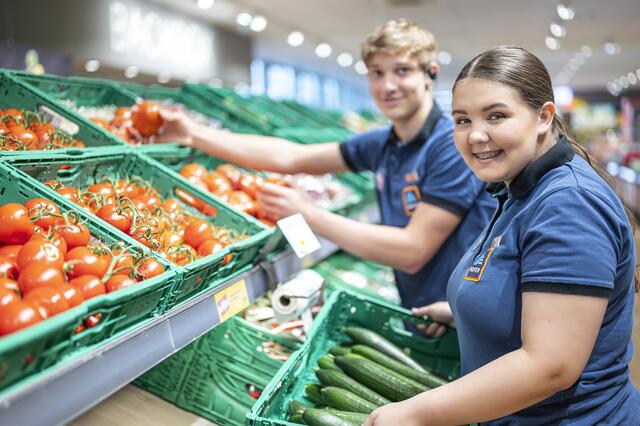 Als verlässlicher Arbeitgeber bietet Hofer jungen, motivierten Menschen eine abwechslungsreiche Ausbildung mit attraktivem Gehalt | Foto: Hofer