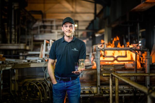Aus alt mach neu: Bei Stölzle spart man Energie unter anderem durch Recycling-Prozesse.