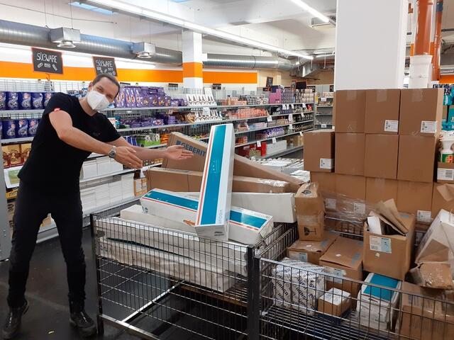 Nach einem Schadenfall bei einem Haustechnikunternehmen wurden Waren zur Weitergabe sorgfältig geprüft und weitergegeben. | Foto: SOMA Österreich