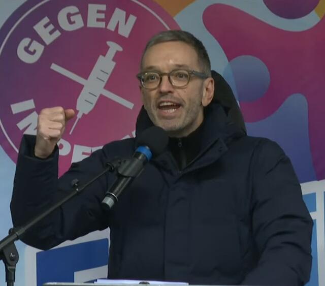 Herbert Kickl kritisiert in gewohnter Art und Weise. | Foto: Screenshot/FPÖTV