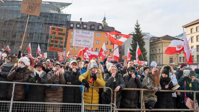 Kundgebung am Landhausplatz