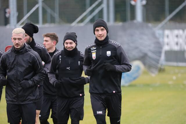 Marko Raguž ist zurück am Feld (r.).