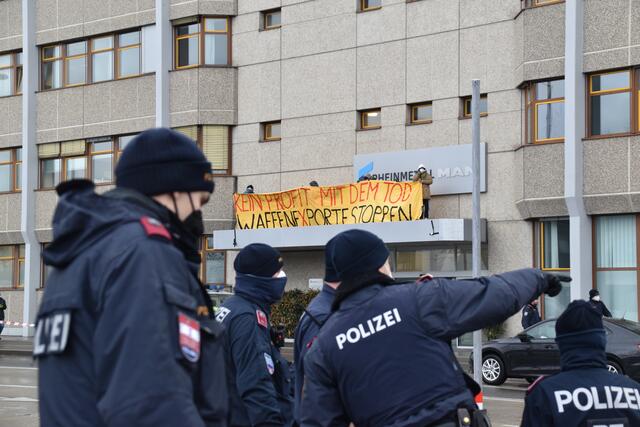 Dem Protest begegnete ein großes Polizeiaufgebot.