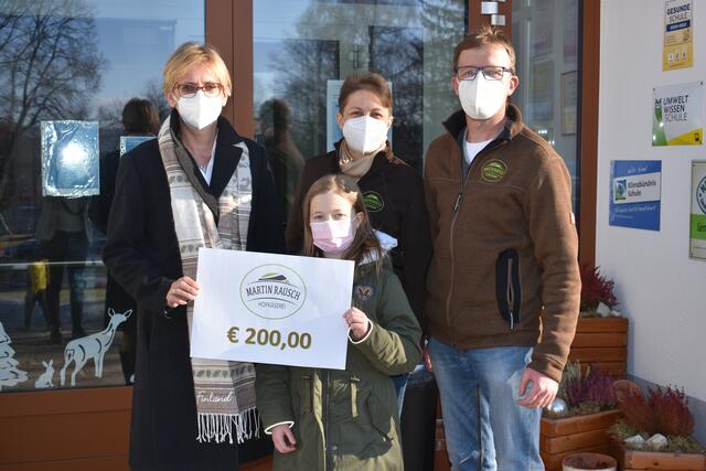 Martin Rausch, Claudia und Julia Philipsky und Schulleiterin Helga Popp (l.) | Foto: VS Kautzen