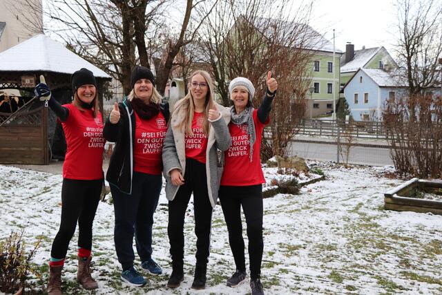 Mit dabei war unter anderem Claudia Riegel vom Friseursalon iN-Style in Riedau, Ursula Bachmayer, Laura und Hermine Pointner (v. l.) | Foto: Bachmayer