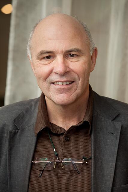 Professor Hannes Werthner hält im Veranstaltungszentrum einen spannenden Vortrag.